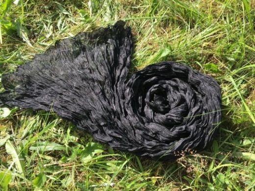 Черный шарф из натурального жатого шелка, купить в Москве. Интернет магазин Инд Базар