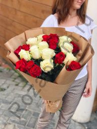 21 роза в крафт бумаге