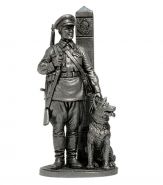 Младший сержант Пограничных войск НКВД с собакой, 1941 г. СССР.