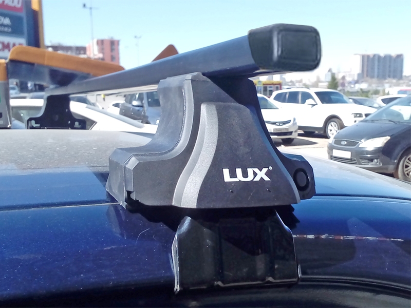 Универсальный багажник на крышу Hyundai Accent, D-Lux 1, стальные прямоугольные дуги