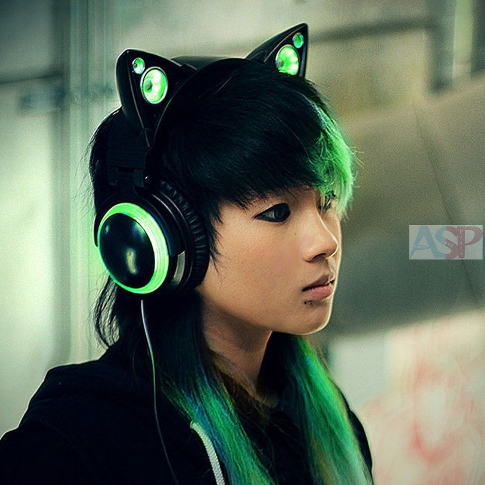 Green ears. Наушники Axent Wear Cat Ear. Наушники Brookstone Axent Wear. (Наушники Brookstone Cat Ear Headphones). Наушники с ушками Axent Wear Cat Ear.