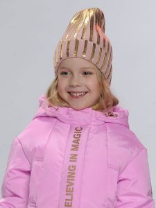Вязанная шапка для девочки с золотым напылением