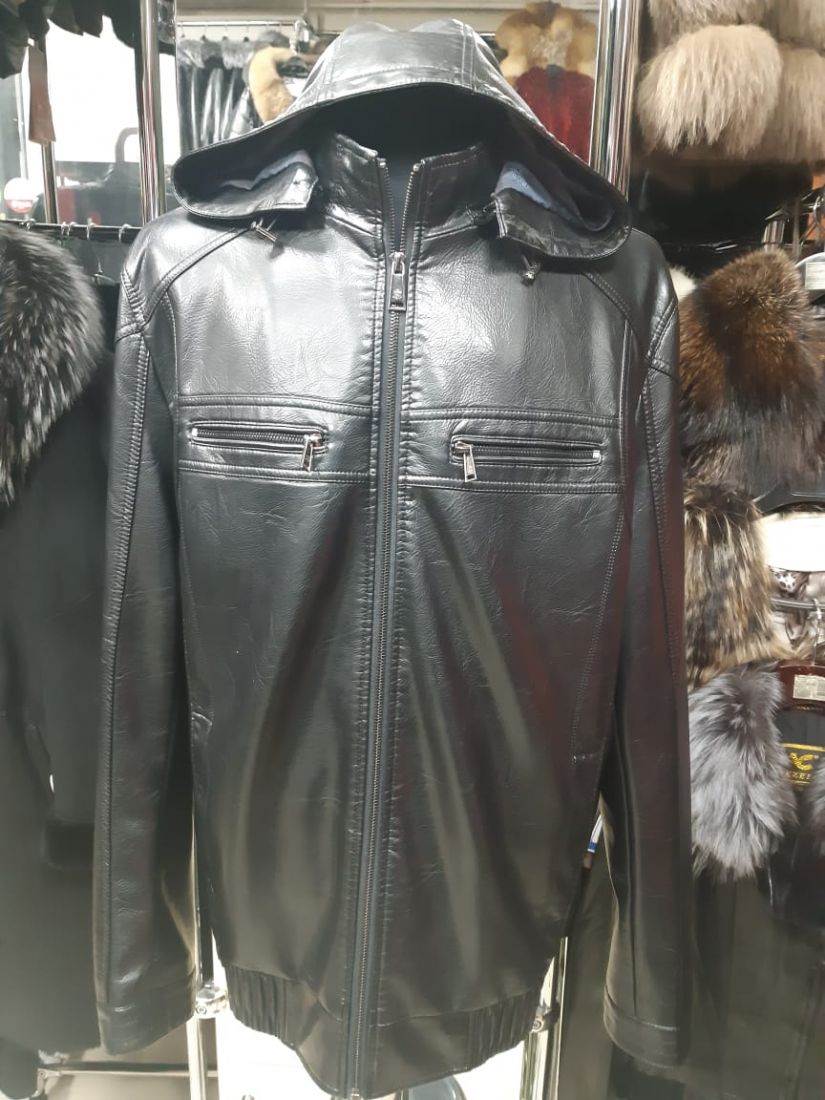 Куртка кожаная черная с капюшоном