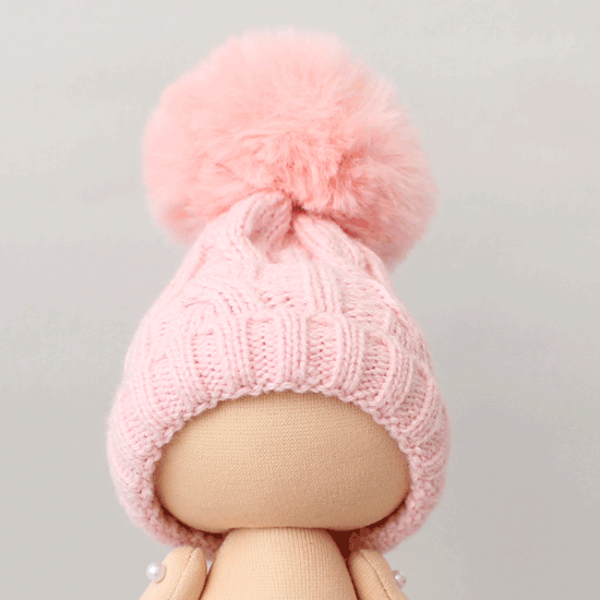 Вязаная шапочка для куклы Розовая с помпоном