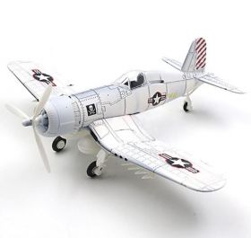 Сборная модель самолета истребителя Чанс-Воут F4U Корсар 1:48 белый