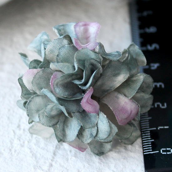 Тканевый цветок серо-голубой 3 см Кукольная миниатюра
