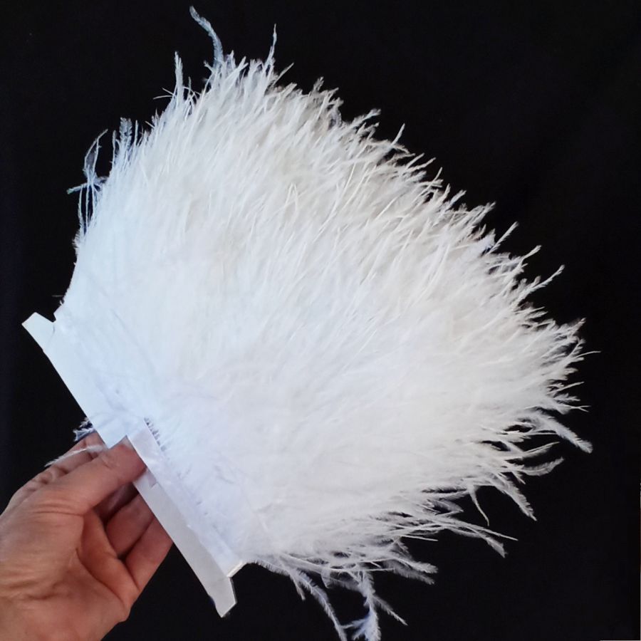 Перья страуса белые, длина пера 8-10 см, PS012, цвет тёплый белый, нарезаем от 1 м
