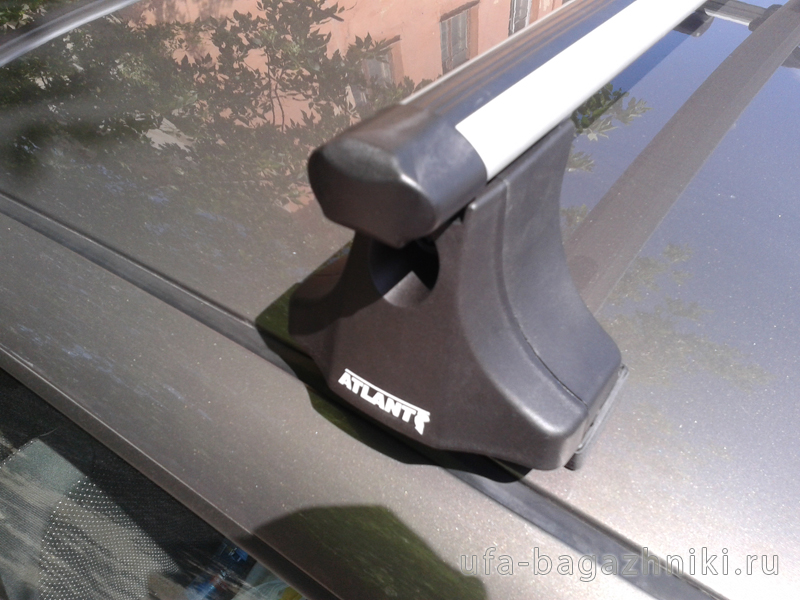 Багажник на крышу Volkswagen Golf 4, Атлант, аэродинамические дуги "Эконом"