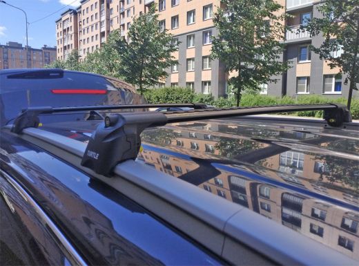 Багажник на крышу Kia Sorento Prime 2016-..., Turtle Air 2, аэродинамические дуги на интегрированные рейлинги (черный цвет)