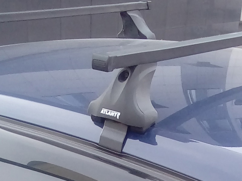 Багажник на крышу Ford Kuga (c 2013 г, без рейлингов), Атлант, стальные прямоугольные дуги (в пластике)
