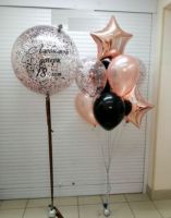 Композиция из воздушных шаров День рождения на 18 лет розовое золото с шаром гигант