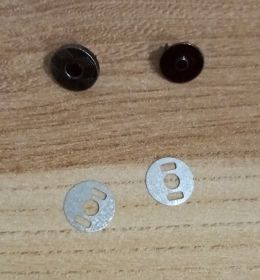 МАГНИТНАЯ КНОПКА  диаметр 10 мм цвет ТЕМНОЕ СЕРЕБРО материал металл цена за комплект ( кнопка 2 части+ два уплотнителя)