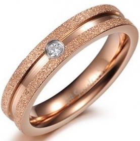 Позолоченное кольцо с алмазной крошкой