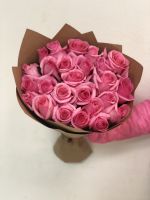 25 роз Opala 50 см  в крафт бумаге