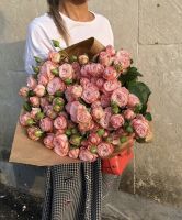 15 Пионовидных роз Мадам Бомбастик