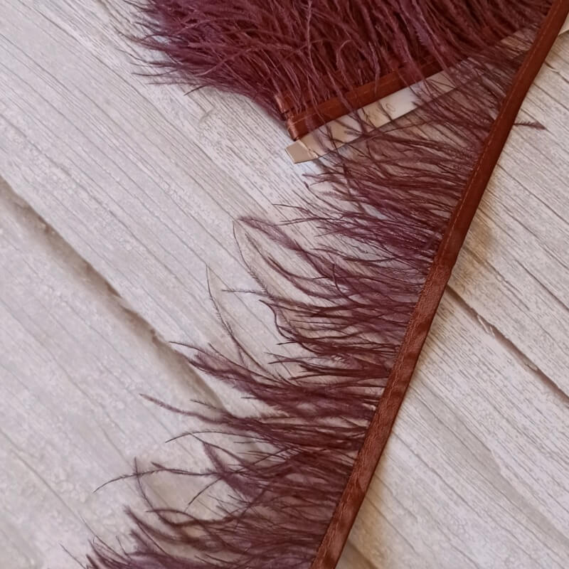Перья коричневые страусиные, длина пера 7-11 см, арт PS040, цвет красное дерево