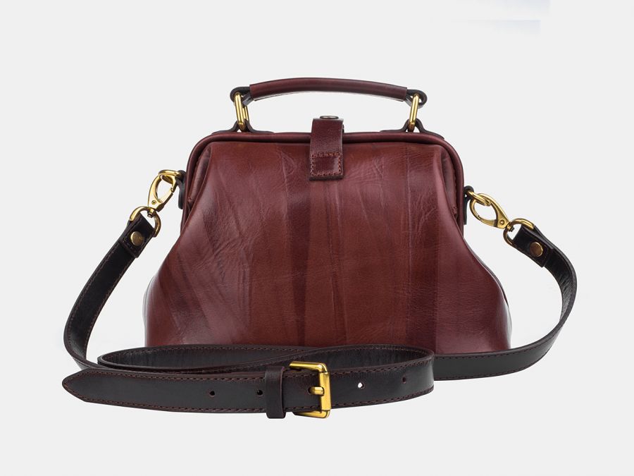 Женская сумка-саквояж из натуральной кожи Alexander-TS "W0013 Congac Brown"