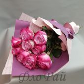 9 цветных роз
