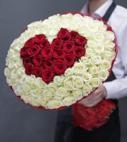 Букет из 101 розы 50см в форме сердца