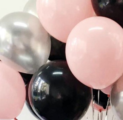 Ассорти розовый, черный, серебро латексных шаров с гелием