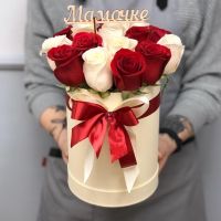15 роз в шляпной коробке (топпер на выбор)