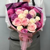 15 роз Эквадор 50 см в красивой упаковке
