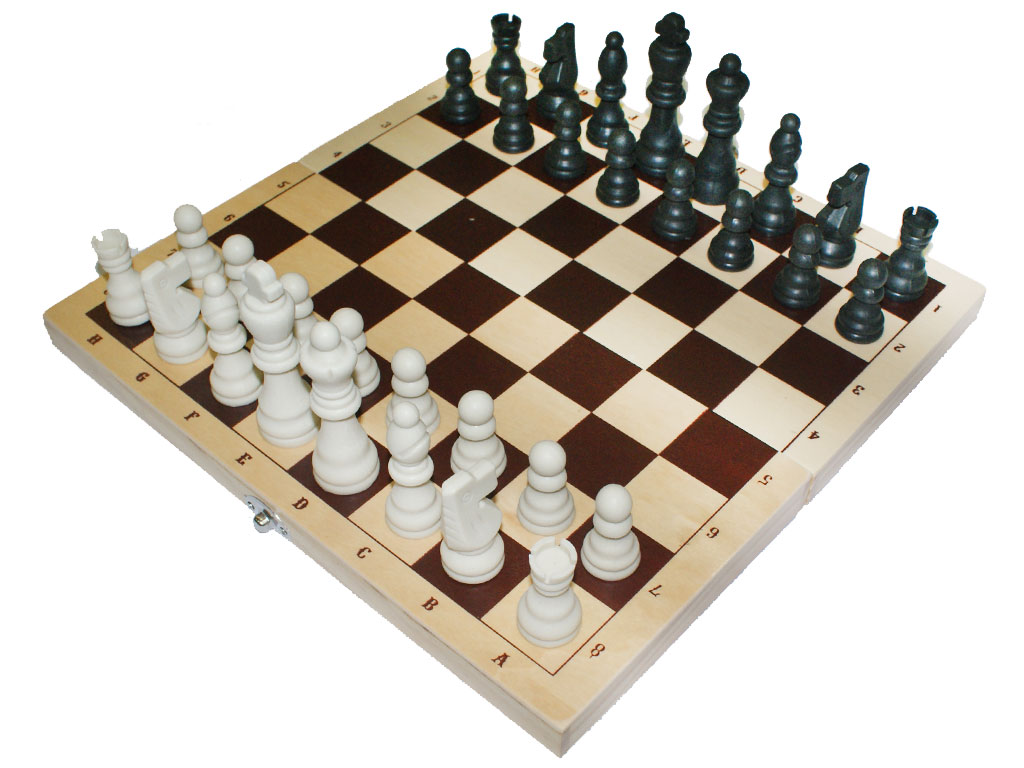 Комплект шахматы с деревянной доской. артикул 00295