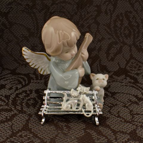 Брошь "Кошечка и котенок на скамейке" цвет серебра (AJC США)