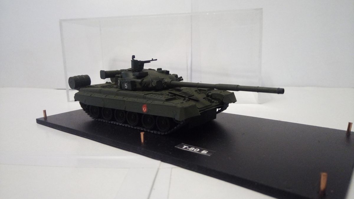 Основной танк Т-80 Б в масштабе 1/72