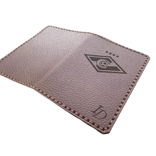Кожаная обложка на паспорт ФК "Динамо" с именной гравировкой