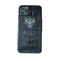 Кожаный чехол-накладка для телефона с металлическим гербом России