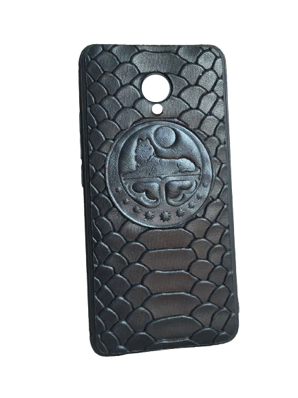 Кожаный чехол-накладка с гербом Чечни на iPhone