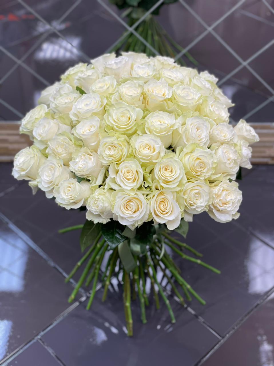 Букет из 51 розы белой Мондиаль