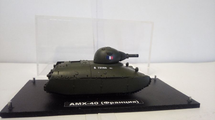 Французский средний танк AMX-40  (1/72)