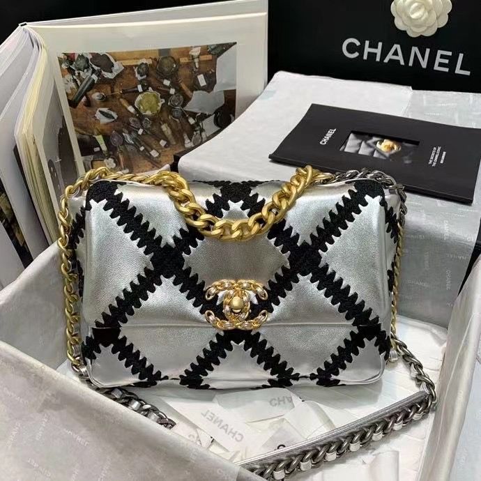 Chanel 19 Flap bag 26 cm