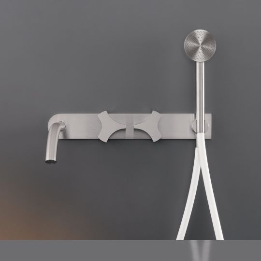Фото Прогрессивный смеситель для ванны Cea Design ZIQQ ZIQ 44 Y с изливом