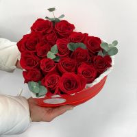 Коробка "сердце" из красных роз