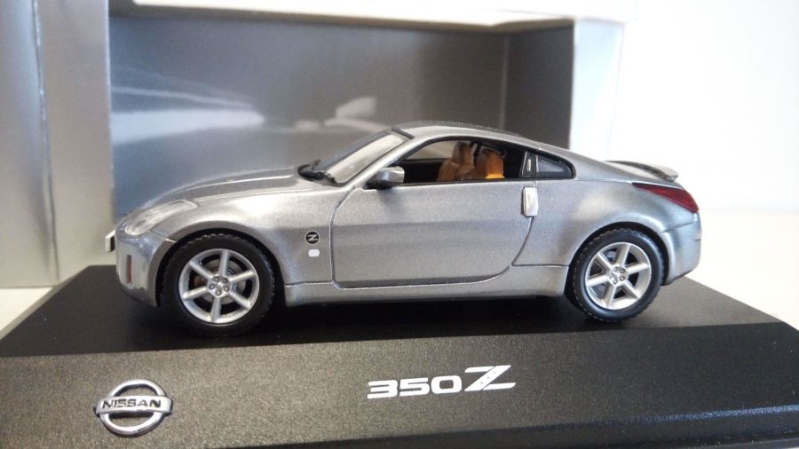 NISSAN 350Z (J-collection ) 1/43