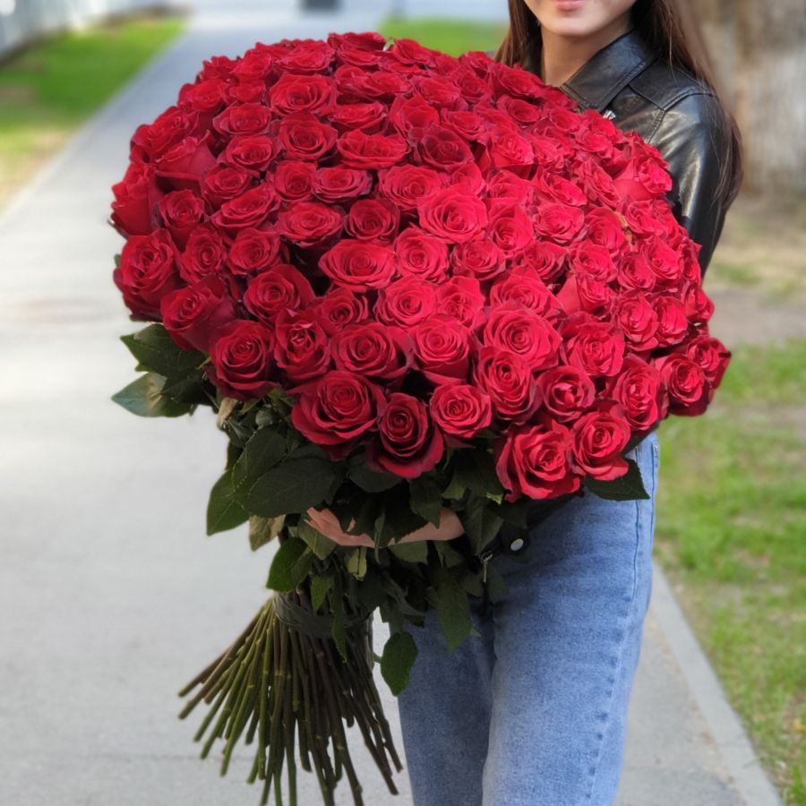 Роза Красная метровая (90-100см) Эквадор