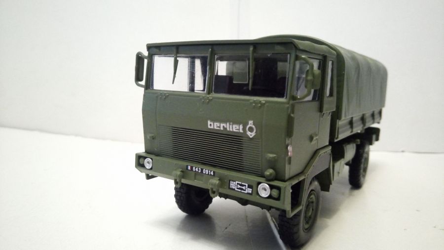 Французский военный грузовик BERLIET GBD (IXO-Hachette) 1/43