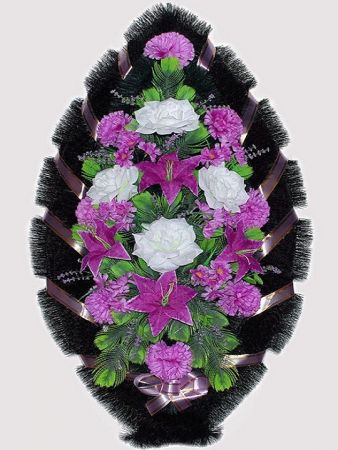Фото Ритуальный венок из искусственных цветов #11 фиолетовый из лилий, гвоздик и зелени