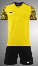 Форма футбольная комплект Nike Derby Bora  2022 желтая
