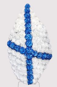 Фото Венок ВМФ на возложение #3 белые и синие гвоздики
