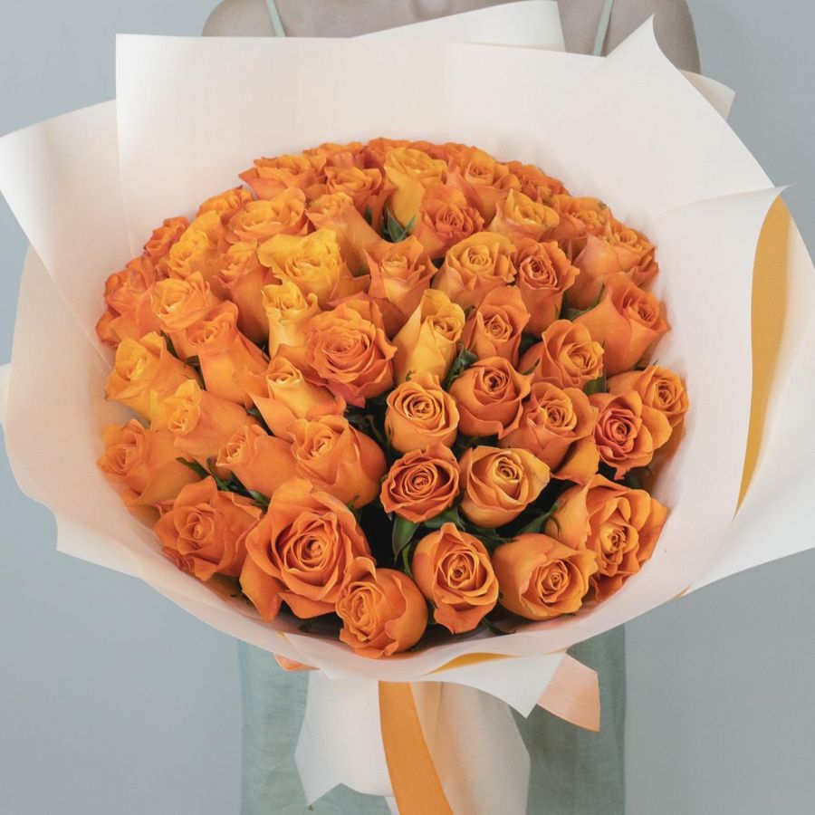 51 оранжевая роза в упаковке