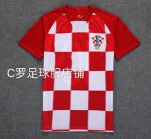 Домашняя игровая футболка сборной Хорватии по футболу на чемпионат мира 2018 года
