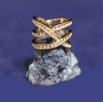 Позолоченное кольцо с искусственными бриллиантами (арт. 880164)