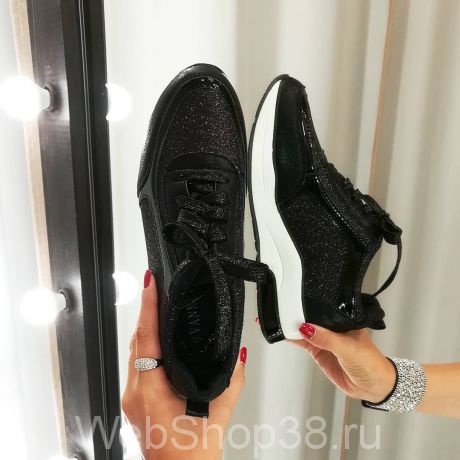 Черные блестящие кроссовки