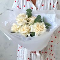 Белые wow розы комлимент