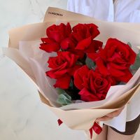 Красные wow розы комлимент