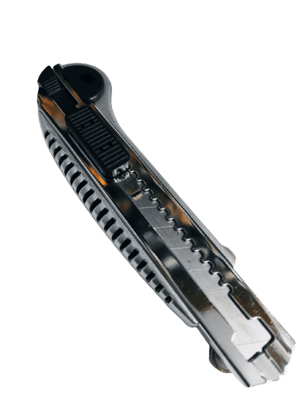 019 Нож обойный, с фиксатором на блистере + набор лезвий "CUTTER KNIFE" (18 мм) (240 шт. / Кор)